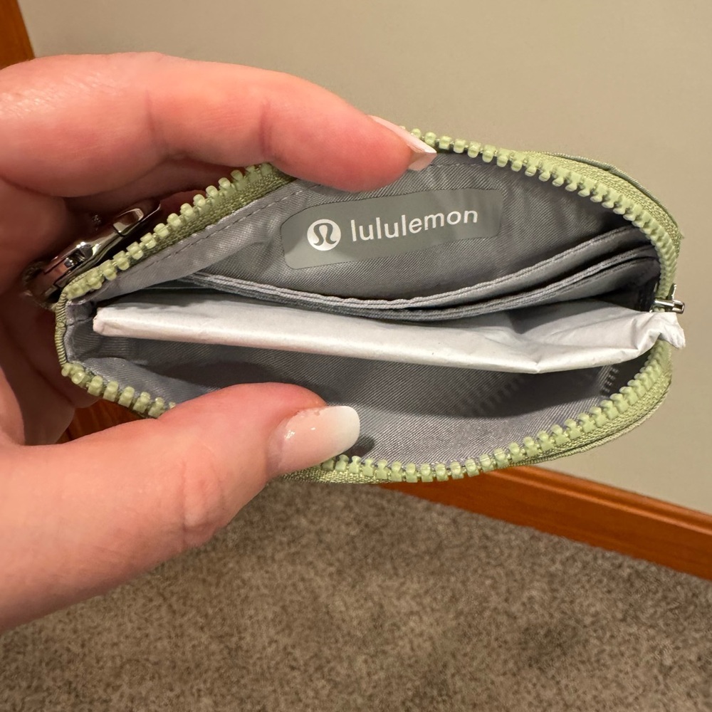 Lululemon Athletica Green Key & Card Holder - Picture 4 of 4